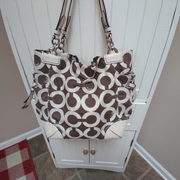 Coach Shoulder Bag - Picture 9 of 10